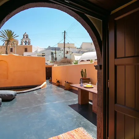 Azalea Oia (Santorini)